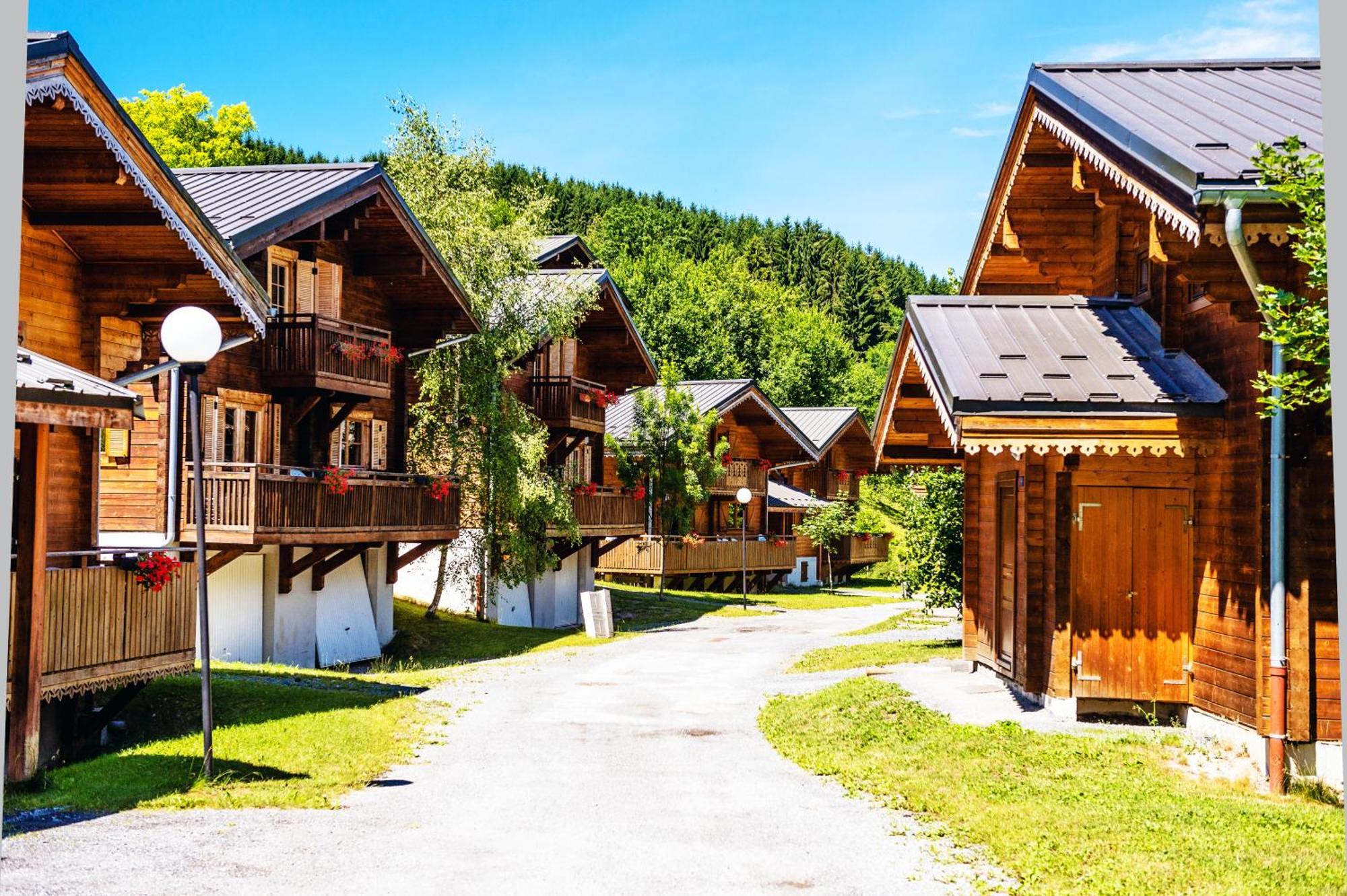 Residence Nemea Les Chalets Du Bois De Champelle Morillon Exterior photo