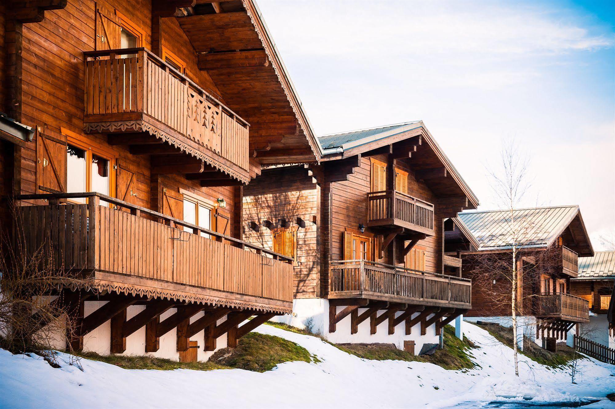 Residence Nemea Les Chalets Du Bois De Champelle Morillon Exterior photo