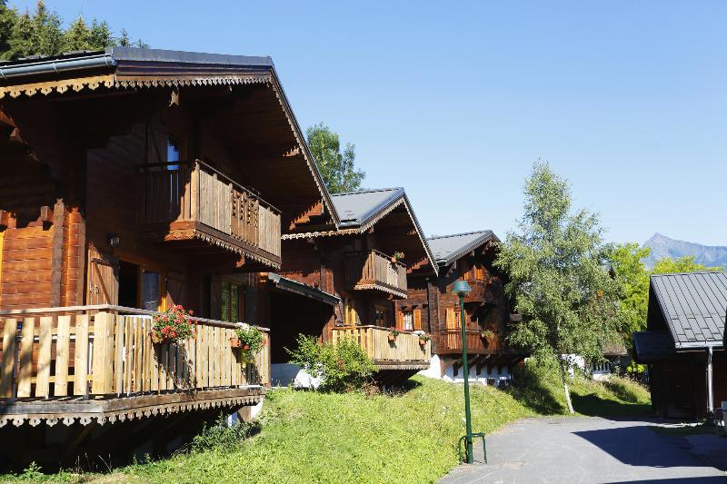 Residence Nemea Les Chalets Du Bois De Champelle Morillon Exterior photo