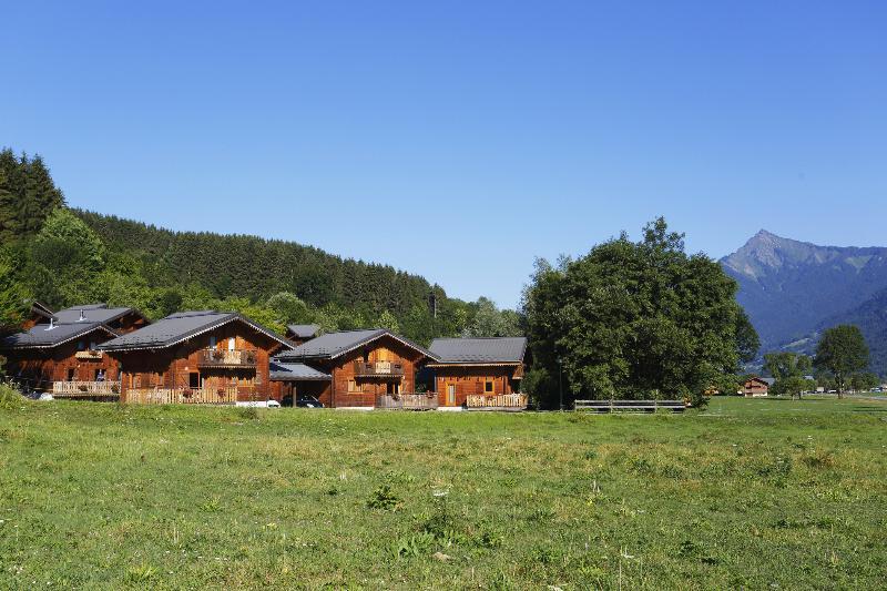 Residence Nemea Les Chalets Du Bois De Champelle Morillon Exterior photo